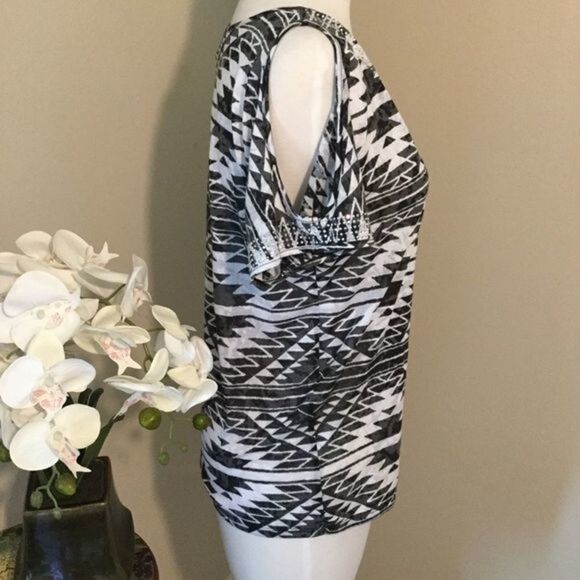 Inc International Concepts Tribal Pattern‎ Cold Shoulder Tee Rhinestones Size S - Picture 4 of 8